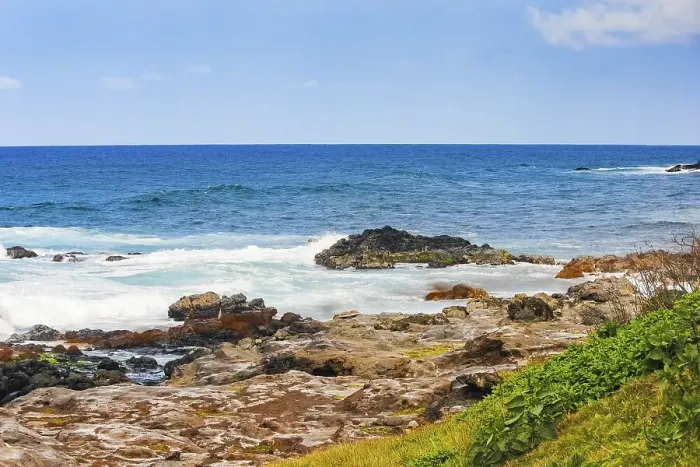 Framed Print : Rocky coastline near Hookipa Beach