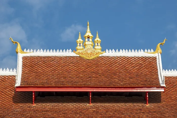 Framed Print : Roof of Wat Mai Suwannaphumaham Monastery