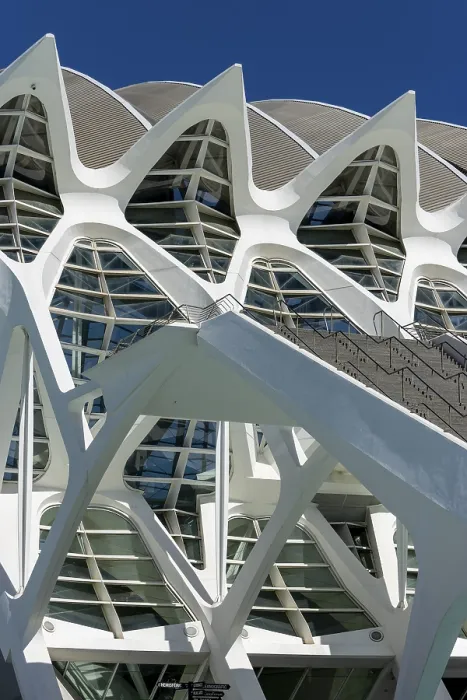Framed Print : Detail of the roof of the white futuristic building of the science museum Prinz Philip (Museu de les Ciencies)
