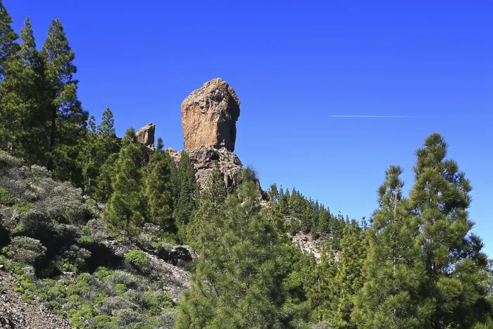Framed Print : Roque Nublo is a striking basalt rock
