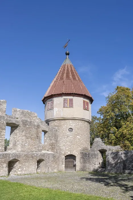 Framed Print : The round tower, residential tower of the Honburg castle ruins on the Honberg