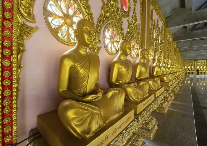 Framed Print : Row of golden Buddha statues in the corridor of the Phra Maha Chedi Chai Mongkhon Pagoda Framed Print : Row of golden Buddha statues in the corridor of the Phra Maha Chedi Chai Mongkhon Pagoda