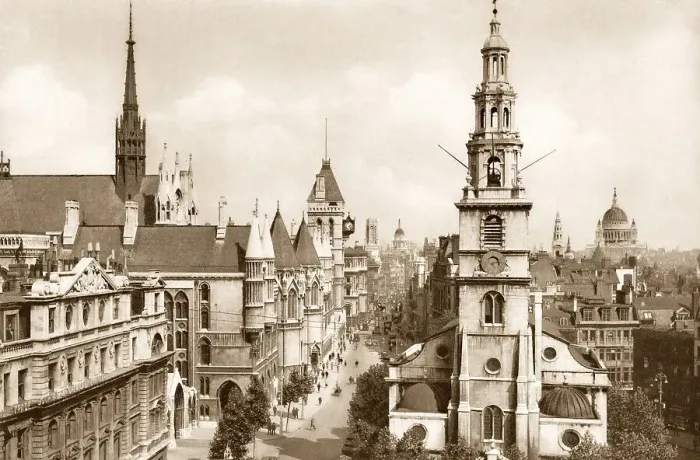 Framed Print : The Royal Courts of Justice, London, UK, ca 1920 Framed Print : The Royal Courts of Justice, London, UK, ca 1920