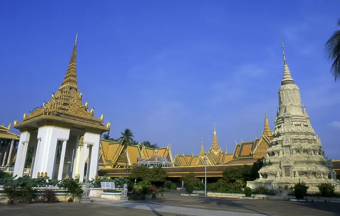 Framed Print : The Royal Palace (Preah Barum Reacha Veang Nei Preah Reacheanachak Kampuchea) and Silver Pagoda