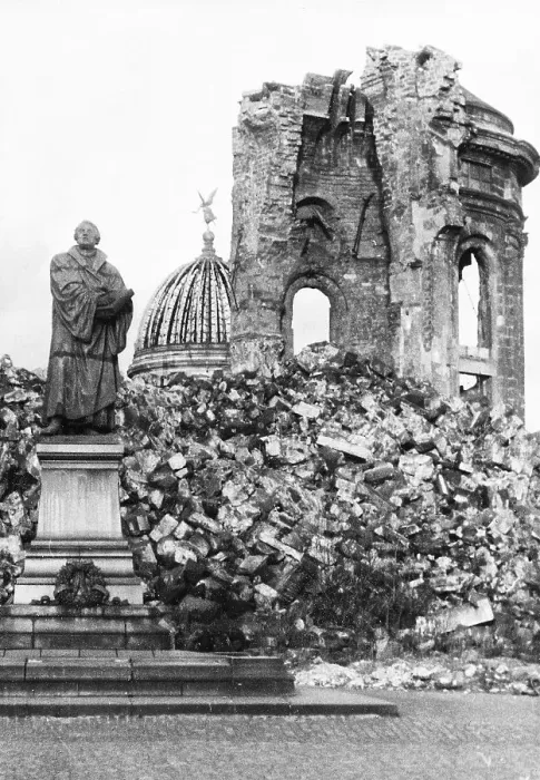 Framed Print : Rubble of the Dresden Frauenkirche by George Baehr