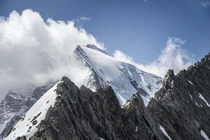 Framed Print : Rugged mountain peaks, Grosser Moeseler with Furtschaglkees glacier