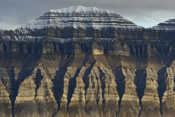Framed Print : Rugged mountains, Isfjorden, Spitsbergen