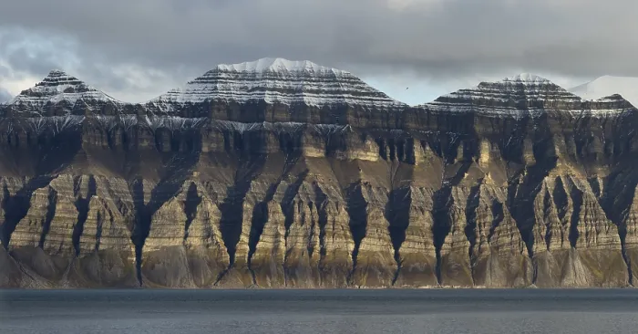 Framed Print : Rugged mountains, Isfjorden, Spitsbergen