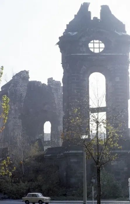 Framed Print : Ruins of the Frauenkirche, Church of Our Lady