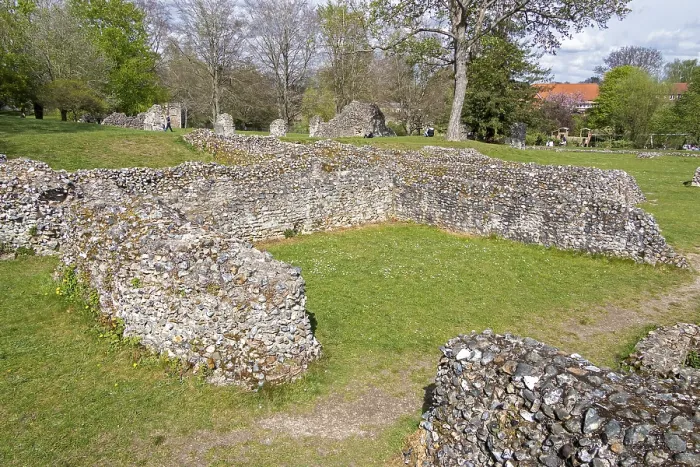 Framed Print : Ruins, St Edmund's Abbey, Bury St Edmunds Framed Print : Ruins, St Edmund's Abbey, Bury St Edmunds