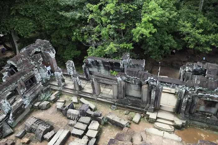 Framed Print : Ruins of a tempel in the ancient city Angkor Thom