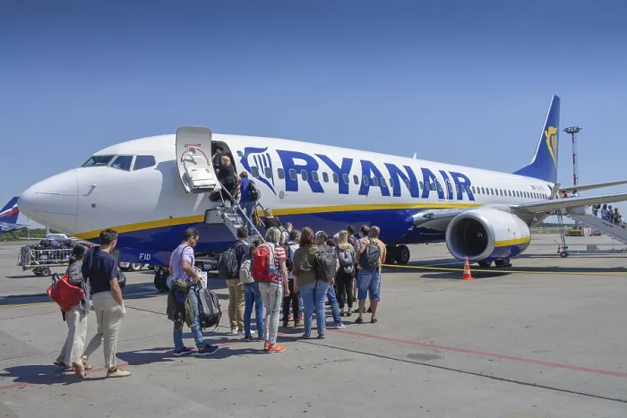 Framed Print : Ryan Air, Plane, International Airport