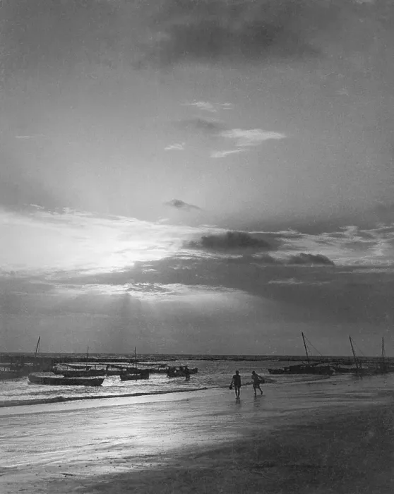 Framed Print : s uns et at Juhu beach, Bombay Mumbai, Maharas htra, India 1940's