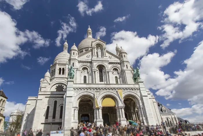 Framed Print : The Sacre Coeur Basilica in Paris, France