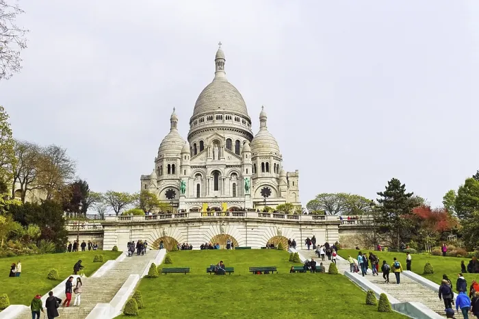 Framed Print : The Sacre Coeur church on Montmartre in Paris