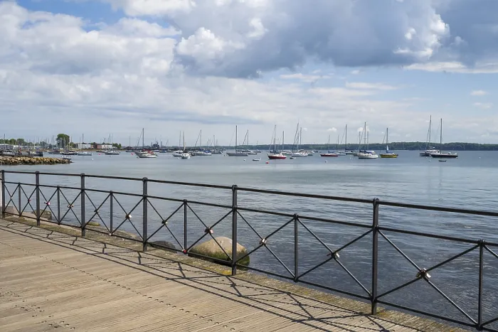 Framed Print : Sailboats in the harbour, promenade
