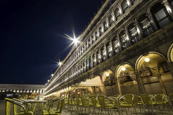 Framed Print : Saint mark's square and doge palace in Venice Framed Print : Saint mark's square and doge palace in Venice