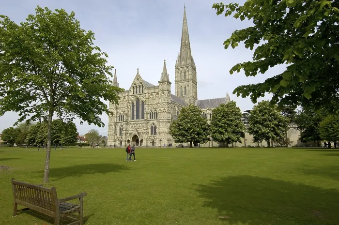 Framed Print : Salisbury Cathedral Salisbury Wiltshire England Framed Print : Salisbury Cathedral Salisbury Wiltshire England