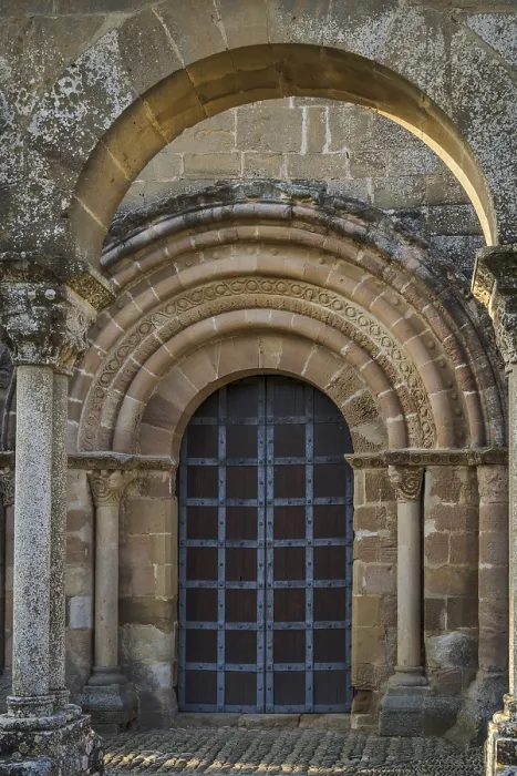 Framed Print : Santa Maria de Eunate church, Romanesque facade