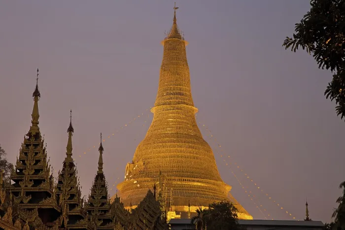 Framed Print : The scaffolded Shwedegon Pagoda