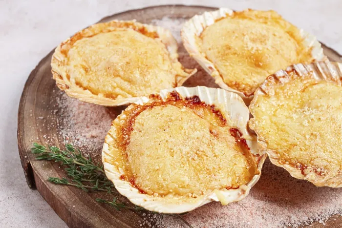 Framed Print : Scallop, baked in shells, with cheese and spices