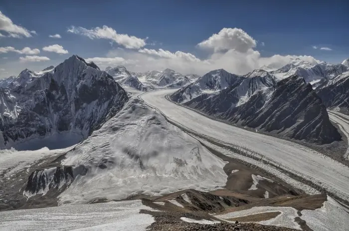 Framed Print : Scenic view of Fedchenko Glacier in Pamir mountains in Tajikistan