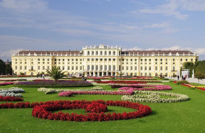 Framed Print : Schloss Schoenbrunn Palace, Vienna