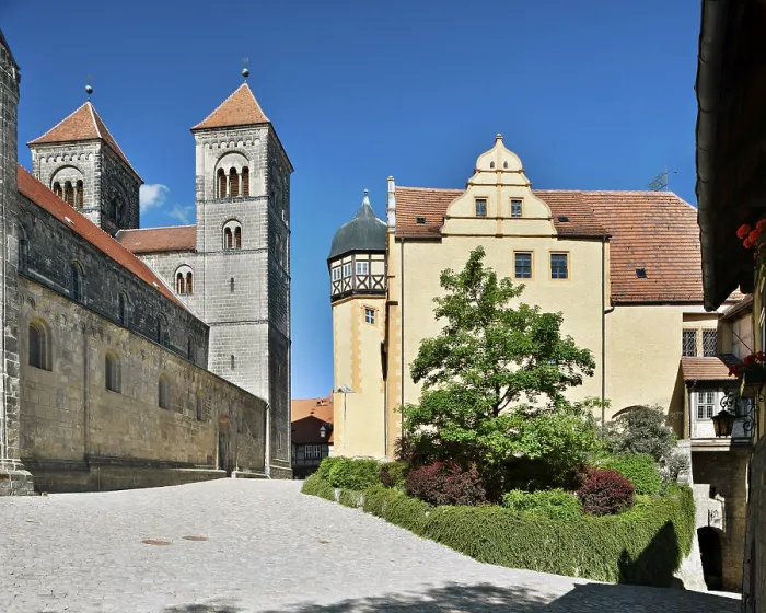 Framed Print : On the Schlossberg, on the left the Romanesque collegiate church of St Servatius