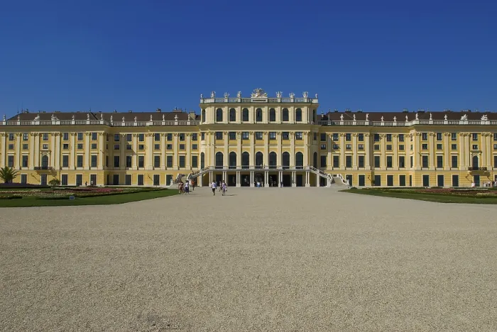 Framed Print : Schoenbrunn Castle, Vienna, Austria Framed Print : Schoenbrunn Castle, Vienna, Austria