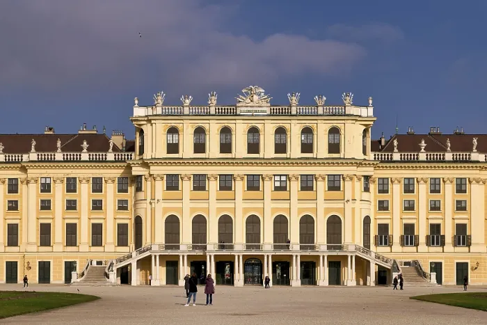 Framed Print : Schonbrunn Palace. Vienna Austria Framed Print : Schonbrunn Palace. Vienna Austria