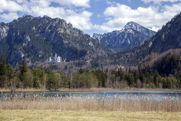 Framed Print : Schwansee, behind Neuschwanstein Castle and Hohenschwangau Castle Framed Print : Schwansee, behind Neuschwanstein Castle and Hohenschwangau Castle