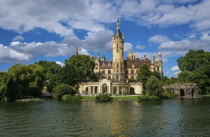 Framed Print : Schwerin, Mecklenburg-Vorpommern Framed Print : Schwerin, Mecklenburg-Vorpommern