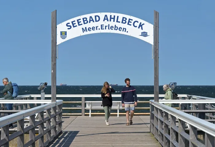 Framed Print : Seaside resort Ahlbeck, Meer.Erleben