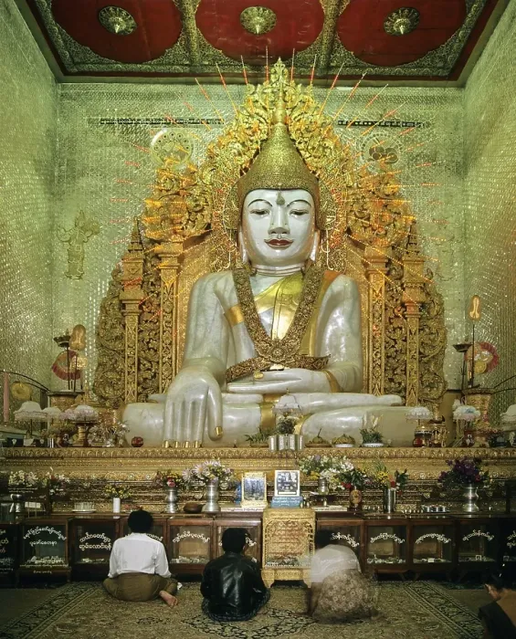 Framed Print : Seated Buddha statue, Kyauk Taw Gyi Pagoda