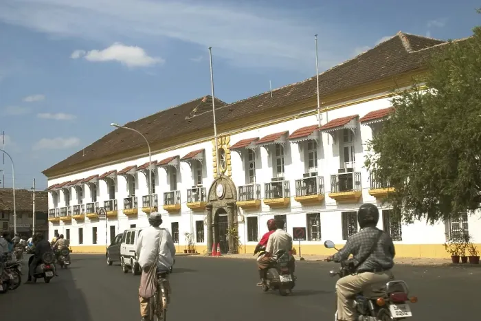 Framed Print : Secretariat building, built in 16th century, Mahatma Gandhi Road, old Portuguese structure of the state capital Panjim, Goa, India, Asia