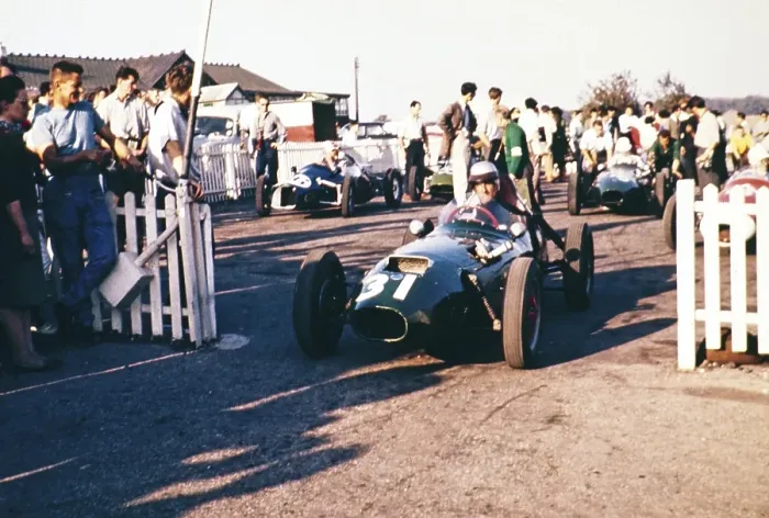 Framed Print : Bill de Selincourt, Brands Hatch, Elva 100 BMC Formula Junior racing car, Fitzwilliam Racing Team 4 October 1959 Framed Print : Bill de Selincourt, Brands Hatch, Elva 100 BMC Formula Junior racing car, Fitzwilliam Racing Team 4 October 1959