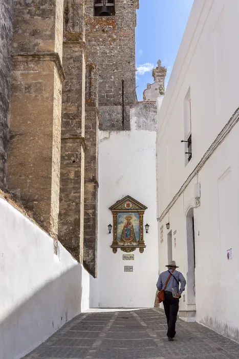 Framed Print : Senior citizens in the narrow streets of Vejer Framed Print : Senior citizens in the narrow streets of Vejer