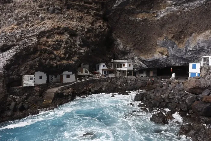Framed Print : Settlement in a cave, Poris de Candelaria near Tijarafe