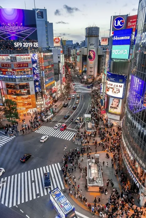 Framed Print : Shibuya Crossing from above, crowds of people at intersection