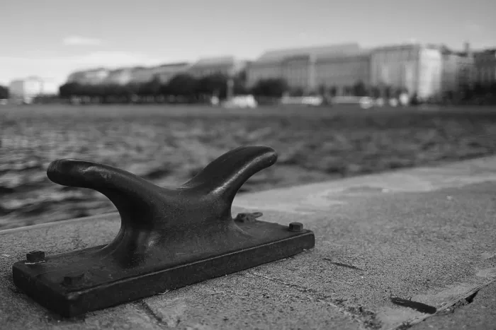 Framed Print : Ship bollard, behind it view over the Binnen Alster