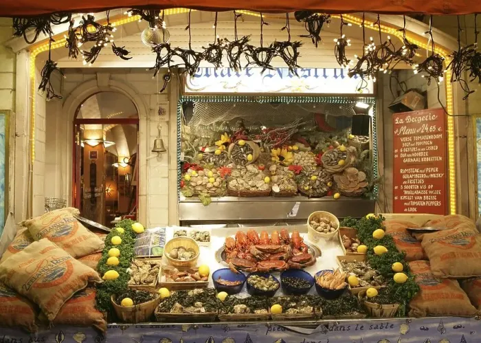 Framed Print : Showcase of a seafood restaurant