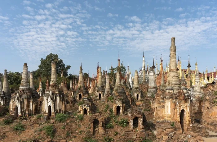 Framed Print : Shwe Inn Thein Paya, pagoda complex Framed Print : Shwe Inn Thein Paya, pagoda complex