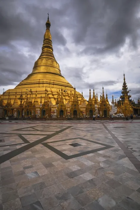 Framed Print : Shwedagon Pagoda Temple shining in the beautiful sunset in Yangon Framed Print : Shwedagon Pagoda Temple shining in the beautiful sunset in Yangon