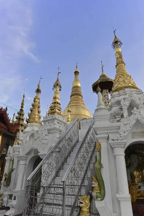Framed Print : Shwedagon Pagoda, Yangon, Myanmar