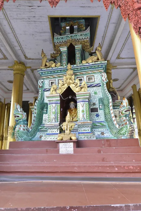 Framed Print : Shwedagon Pagoda, Yangon, Myanmar