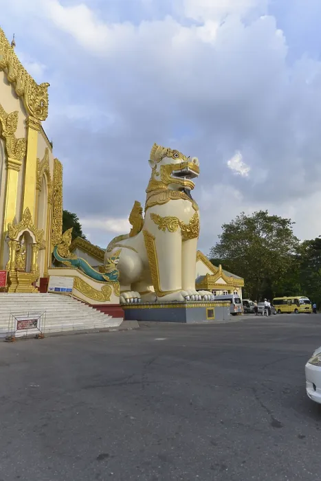 Framed Print : Shwedagon Pagoda, Yangon, Yangon Division