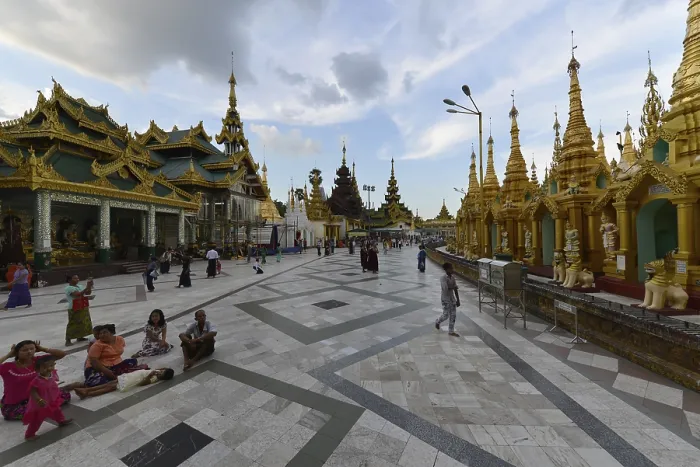 Framed Print : Shwedagon Pagoda, Yangon, Yangon Division
