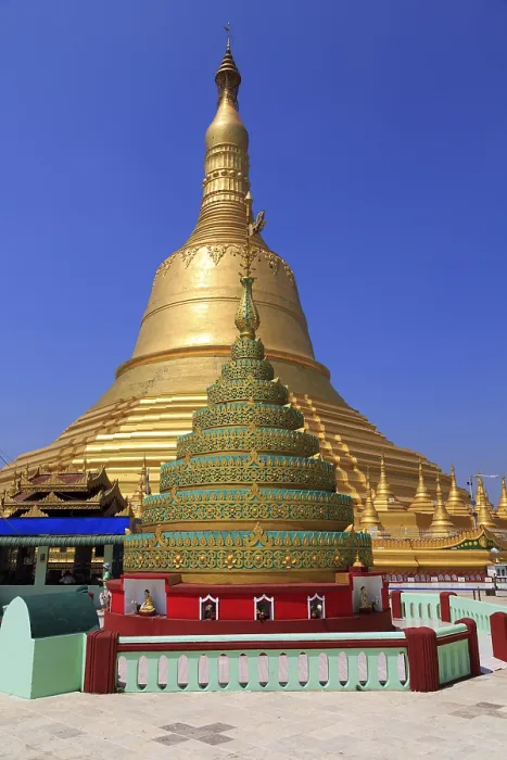 Framed Print : Shwemawdaw Pagode in Bago in Myanmar