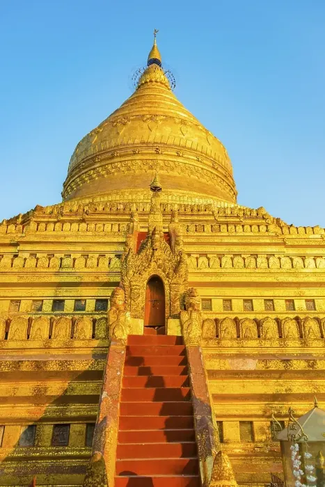 Framed Print : Shwezigon Pagoda, golden stupa