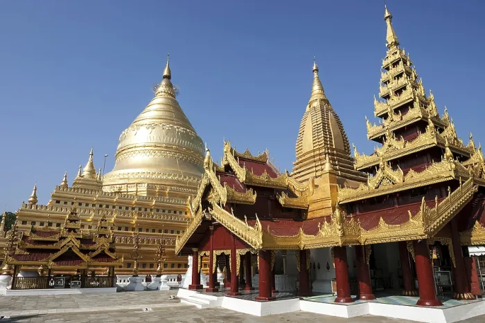 Framed Print : Shwezigon Pagoda, Mandalay Division Framed Print : Shwezigon Pagoda, Mandalay Division